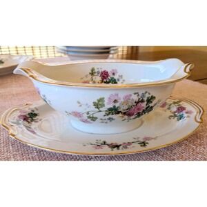 Noritake Gardena 3056 Gravy Boat with Attached Underplate Japan Gold Trim Floral